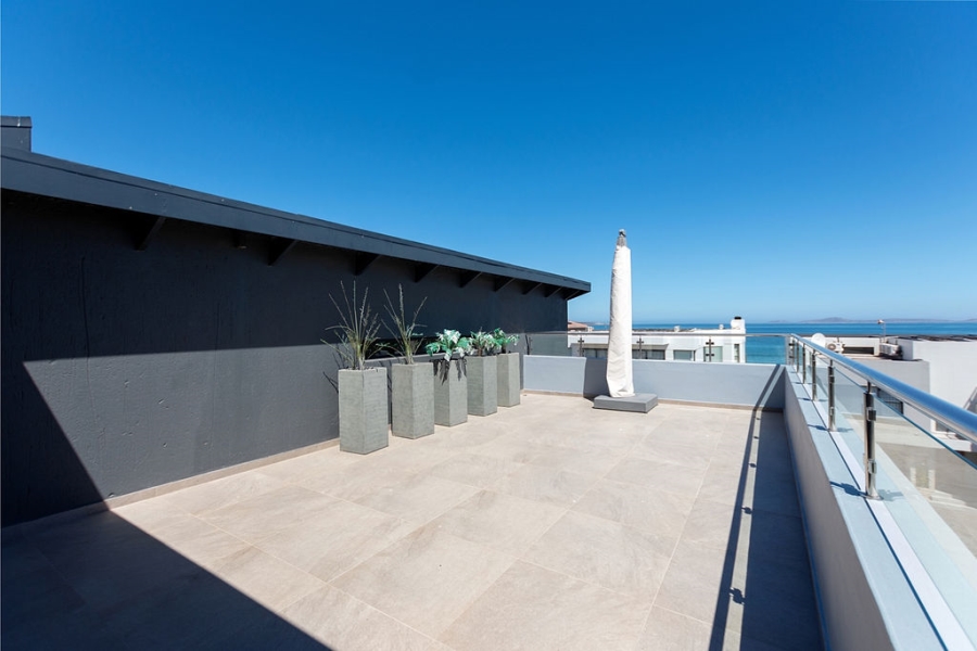 3 Bedroom Property for Sale in Calypso Beach Western Cape